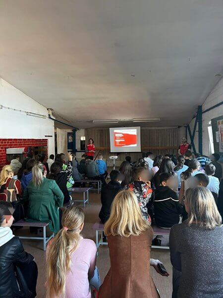 M 571269003 122185251620591122 4795480019271211677 N