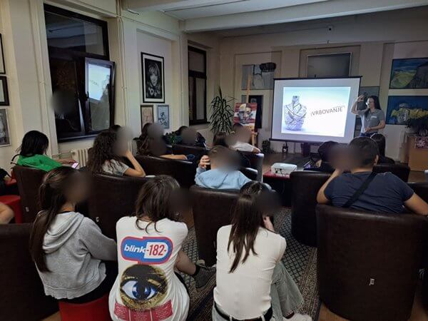 M 560600026 122183311586591122 3880653348737406007 N