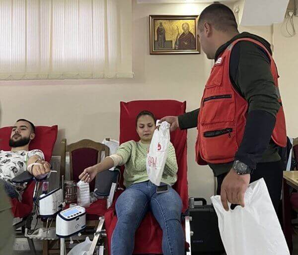 M 571765825 122184752900591122 4009842373840156481 N