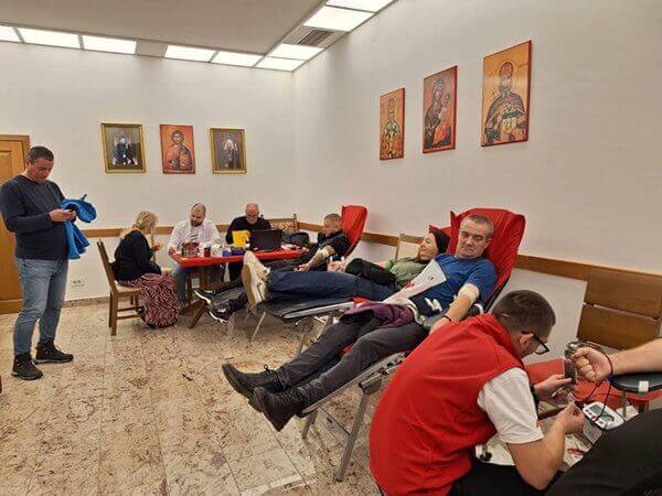 M 566242219 122184752816591122 6878936646201104559 N