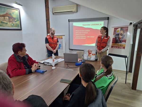 M 562123643 122183537144591122 8488539224565697599 N